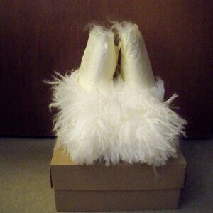 UGG Momma Fluff White Mongolian Boots RARE, Size 8-NIB!!